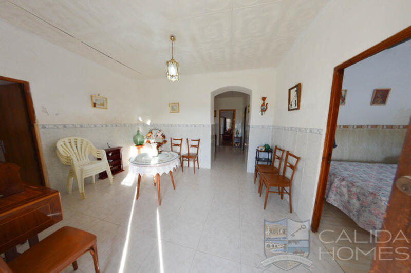 5 bedroom Country House for sale