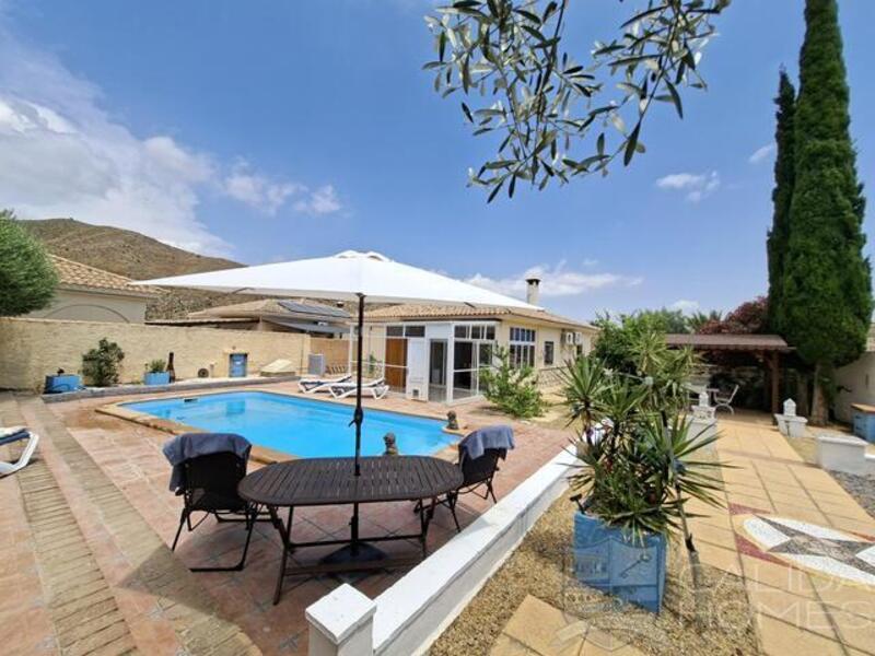 Villa for sale in Arboleas, Almería