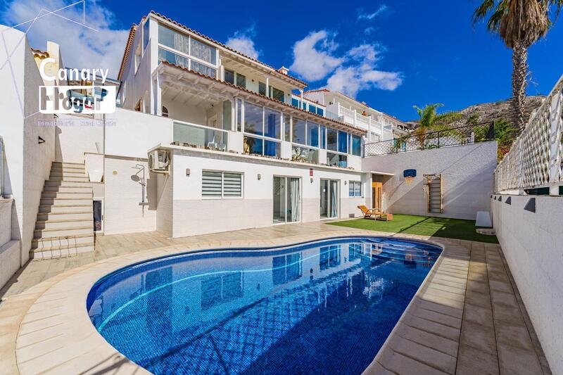 10 bedroom Villa for sale
