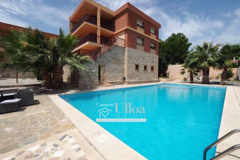 Дом в пещере продается в Alacant/Alicante, Alicante