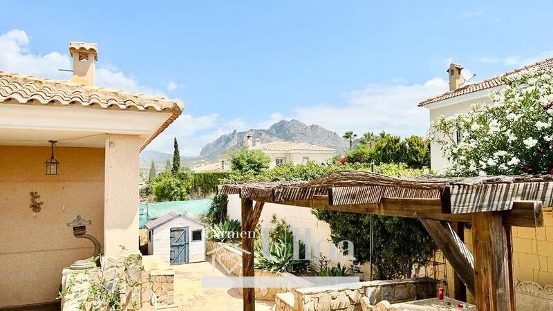 Villa til salg i Busot, Alicante