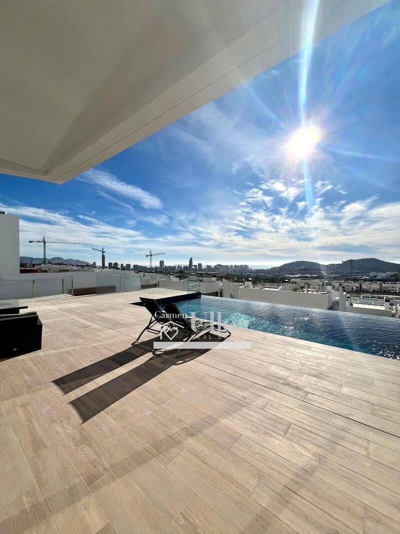 Villa for sale in Finestrat, Alicante