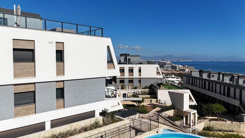 3 bedroom Apartment for sale