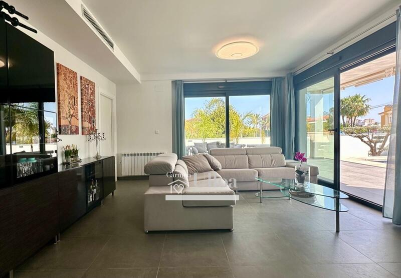 5 bedroom Villa for sale