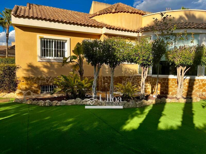 5 bedroom Villa for sale