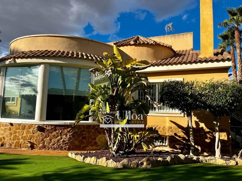 5 bedroom Villa for sale