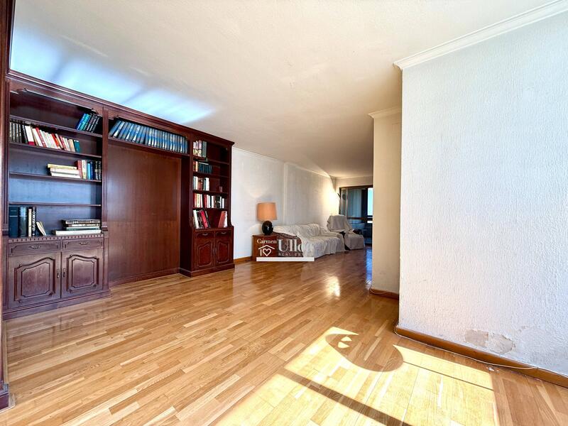 4 bedroom Apartment for sale