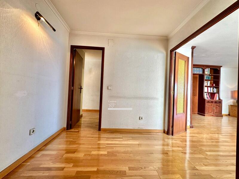 4 bedroom Apartment for sale
