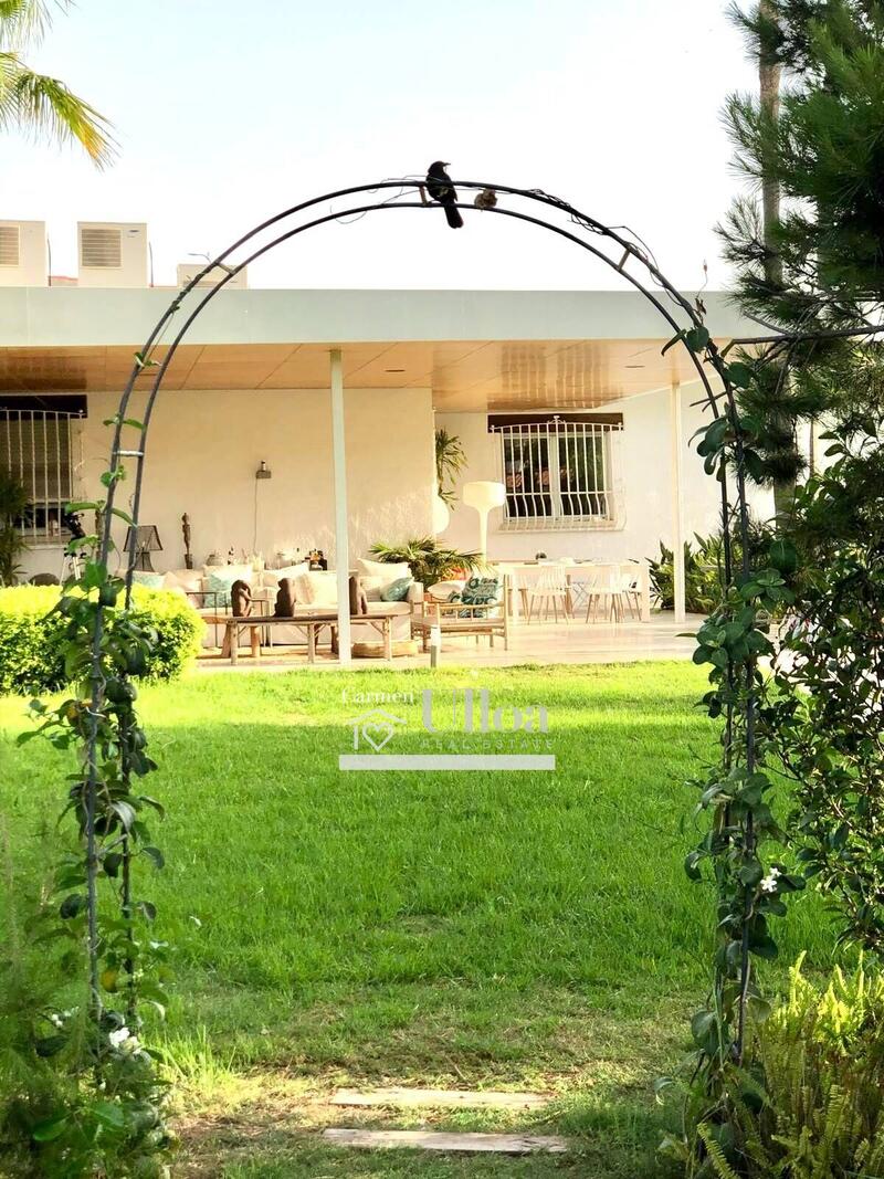 8 Schlafzimmer Villa zu verkaufen
