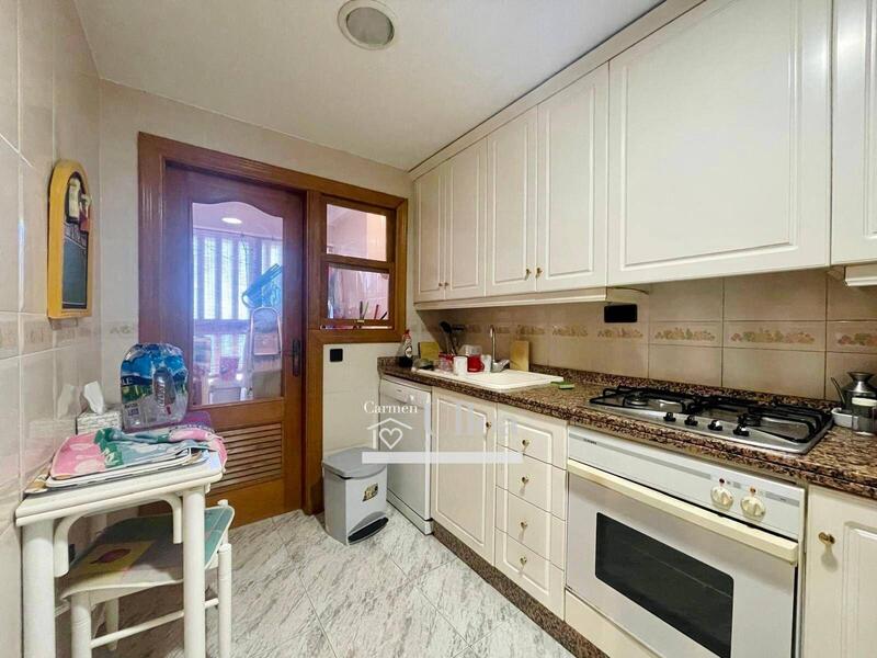 5 bedroom Apartment for sale