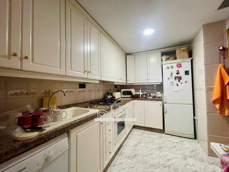 5 bedroom Apartment for sale