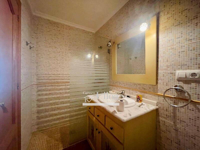 5 bedroom Apartment for sale
