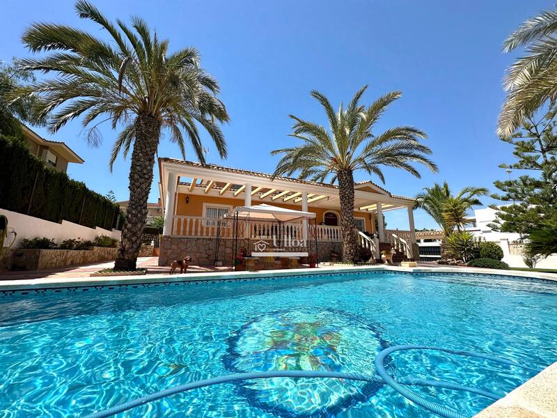 7 Cuarto Villa en venta