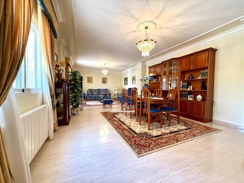 7 Cuarto Villa en venta