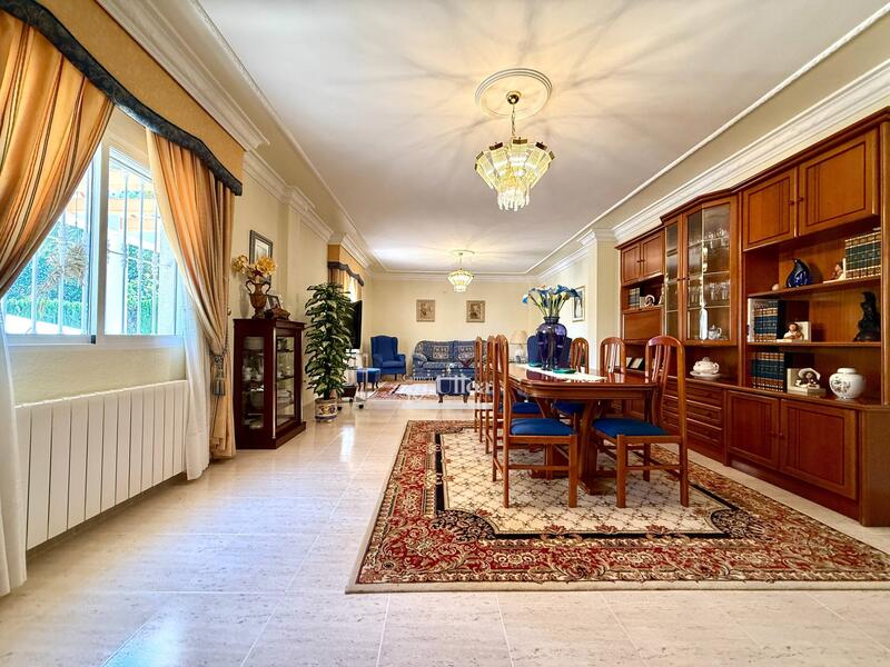 7 Cuarto Villa en venta