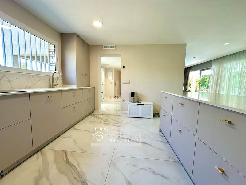 7 bedroom Villa for sale
