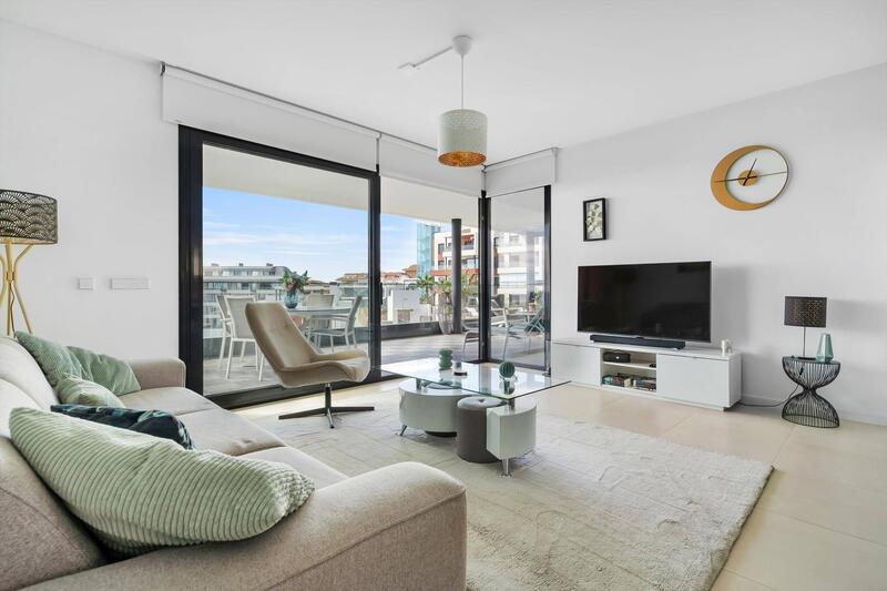 4 bedroom Apartment for sale