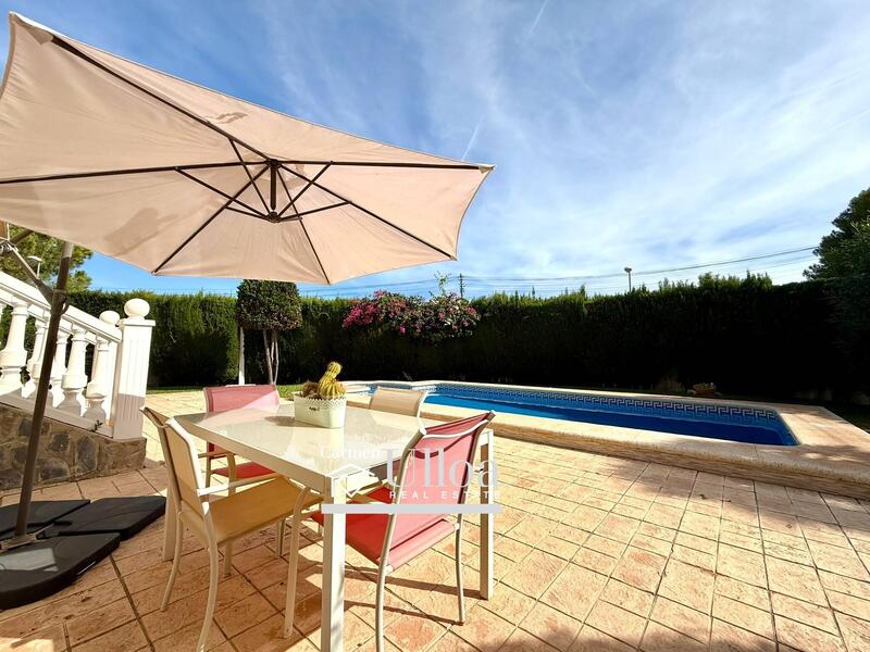 4 Cuarto Villa en venta