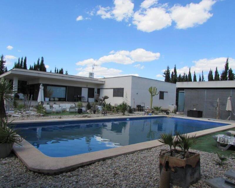 Villa for sale in Daya Nueva, Alicante