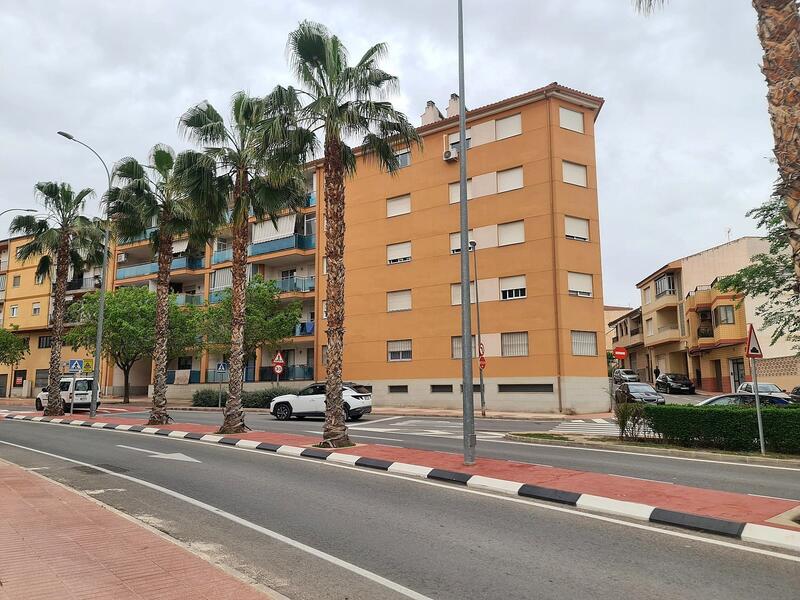 Appartement Te koop in Sax, Alicante