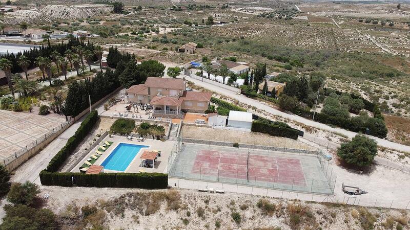 7 bedroom Villa for sale