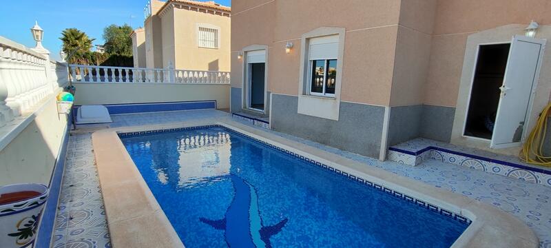 3 Cuarto Villa en venta