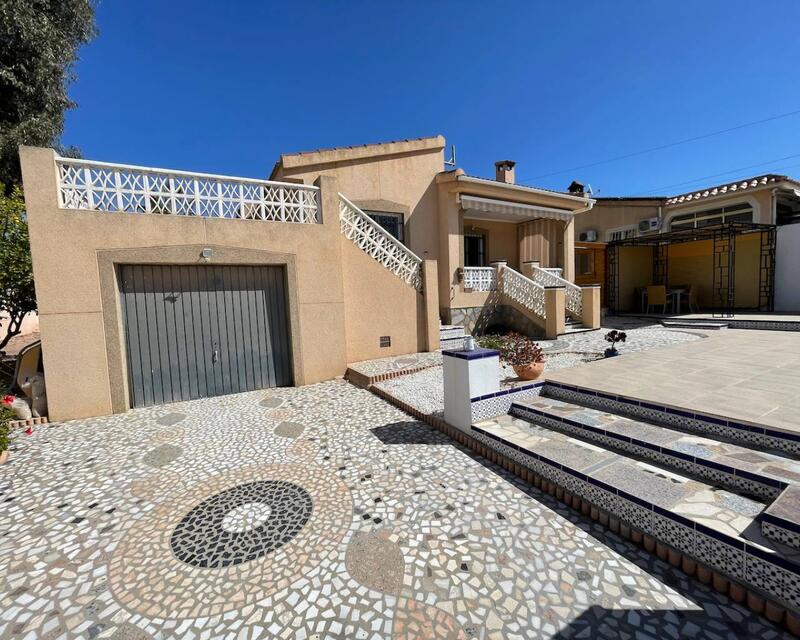 2 Cuarto Villa en venta