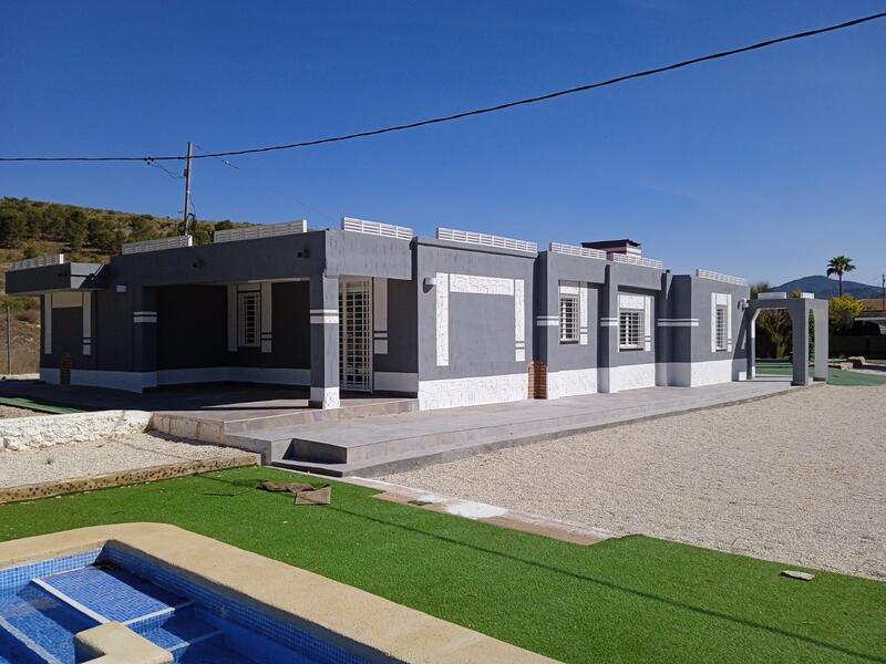 Villa for sale in Hondon de las Nieves, Alicante