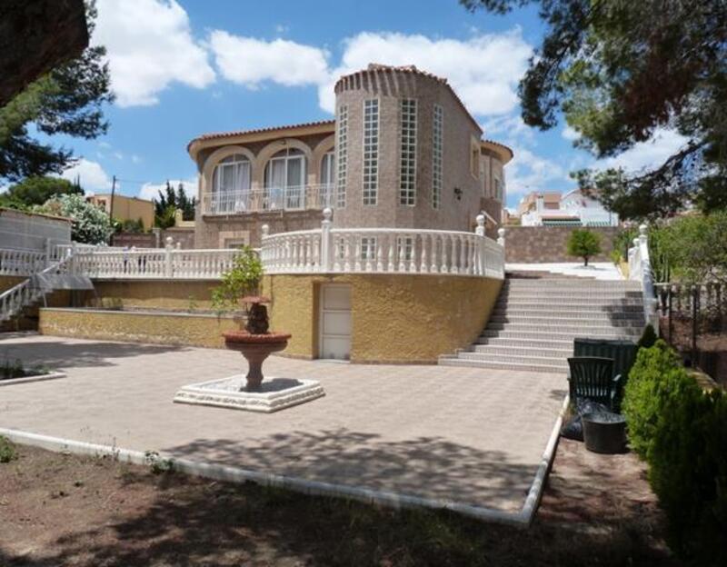 Villa till salu i Pinar de Campoverde, Alicante