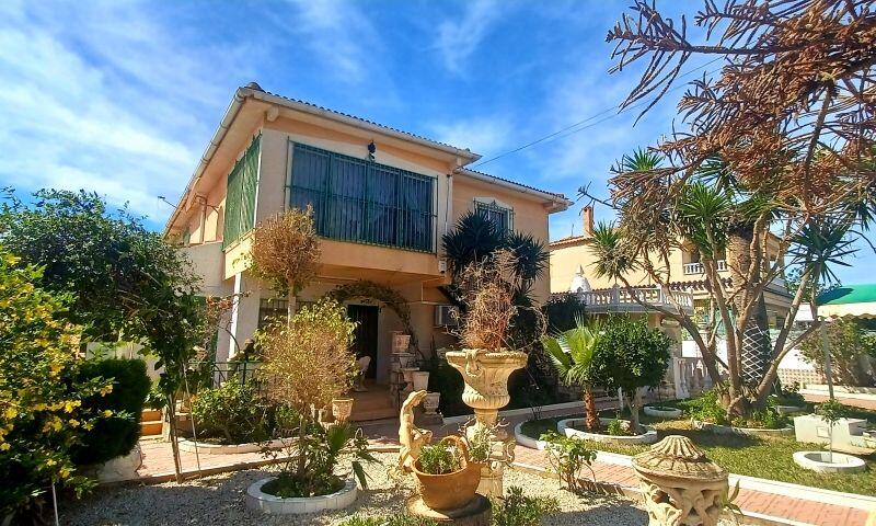 4 Cuarto Villa en venta