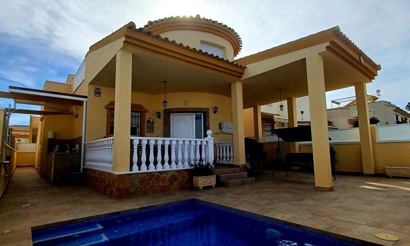 Villa à vendre dans Pilar de la Horadada, Alicante