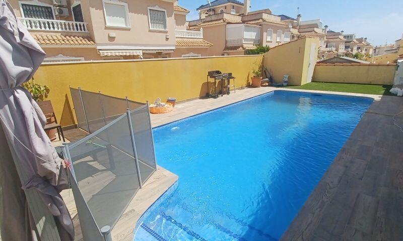 2 bedroom Villa for sale