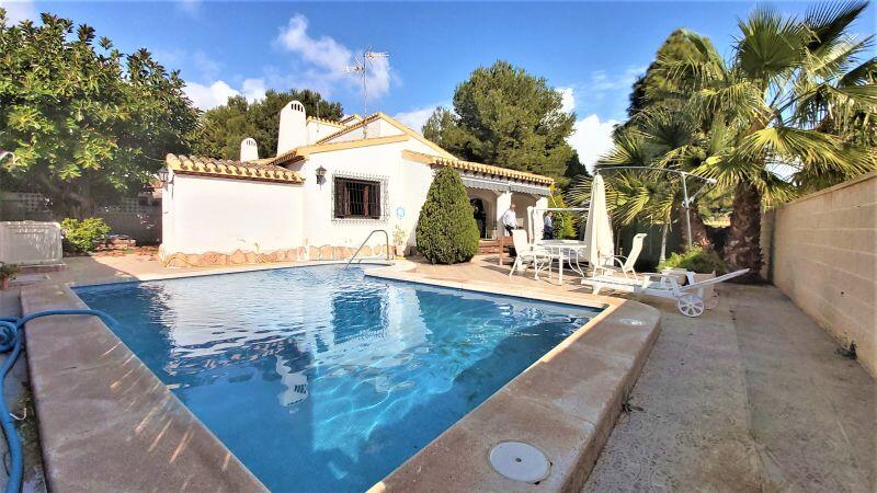 Villa à vendre dans Torrevieja, Alicante