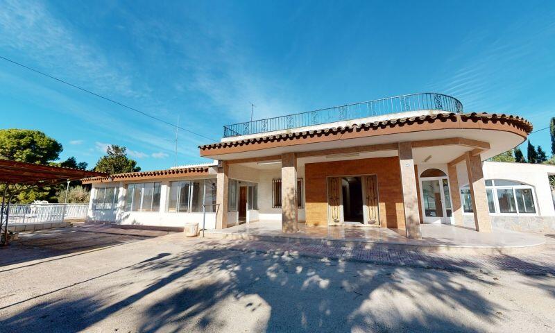 4 Cuarto Villa en venta