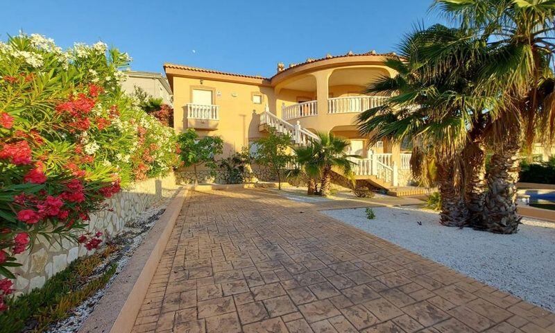 Villa en venta en Hondon de las Nieves, Alicante