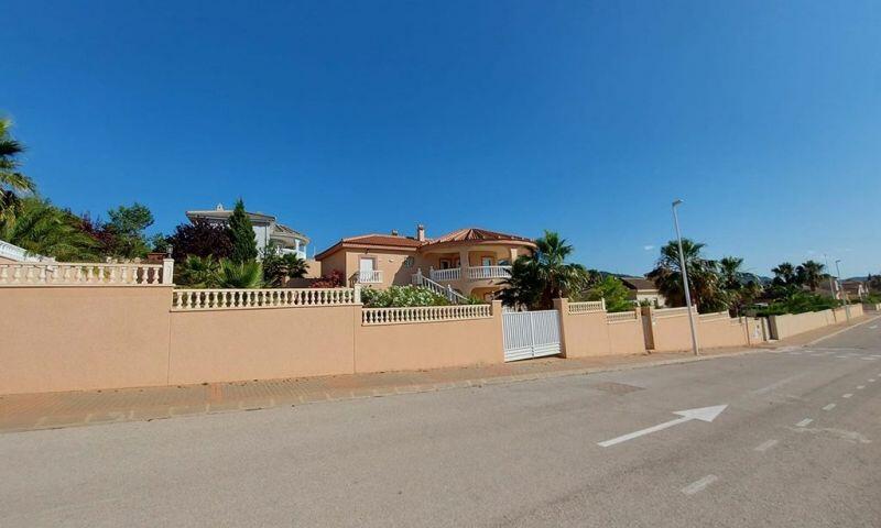 5 bedroom Villa for sale