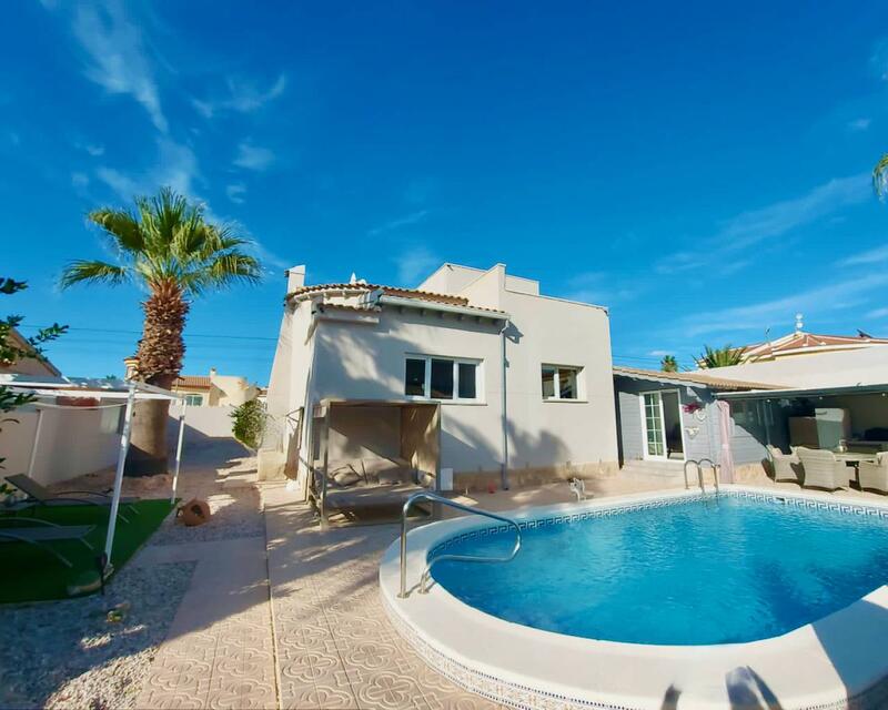 Villa til salgs i Ciudad Quesada, Alicante