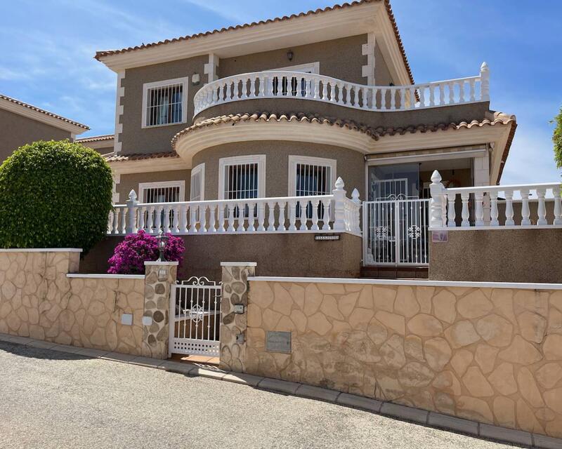 Villa til salg i Los Altos, Alicante