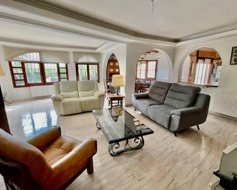 4 bedroom Villa for sale