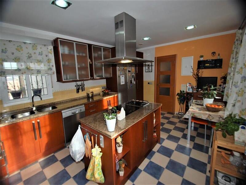 4 спальная комната вилла продается