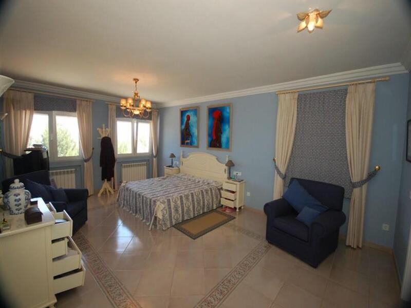 6 Cuarto Villa en venta