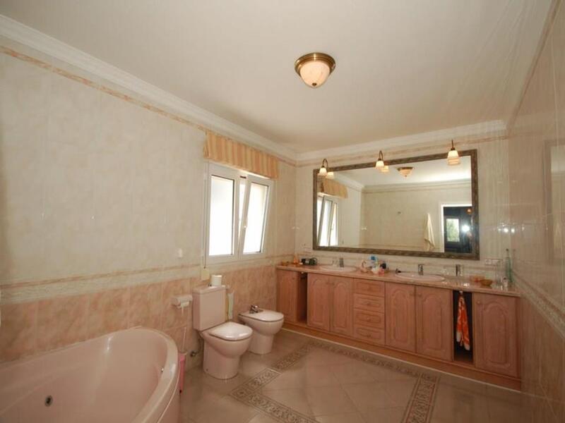6 Cuarto Villa en venta