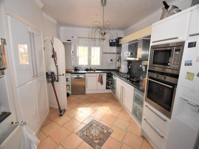 9 bedroom Villa for sale