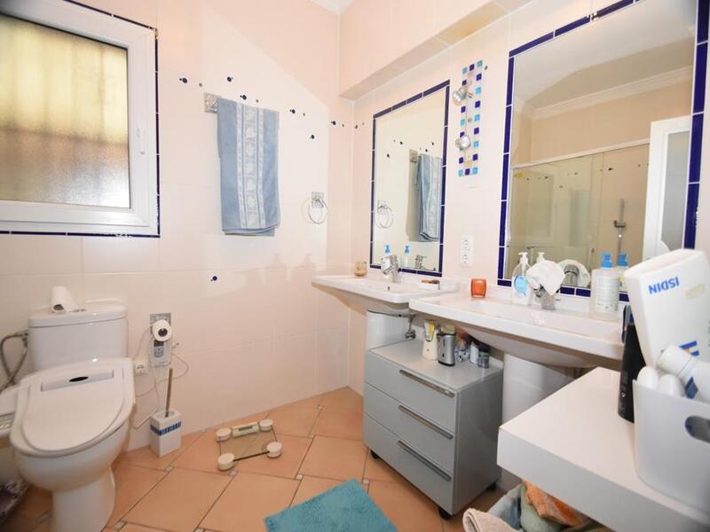 9 bedroom Villa for sale