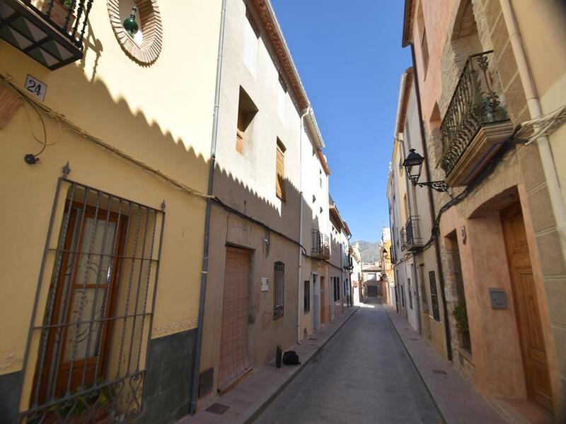 Byhus til salg i Orba, Alicante