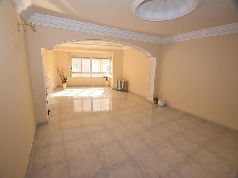 6 bedroom Apartment for sale