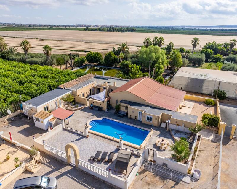 Casa de Campo en venta en Los Montesinos, Alicante