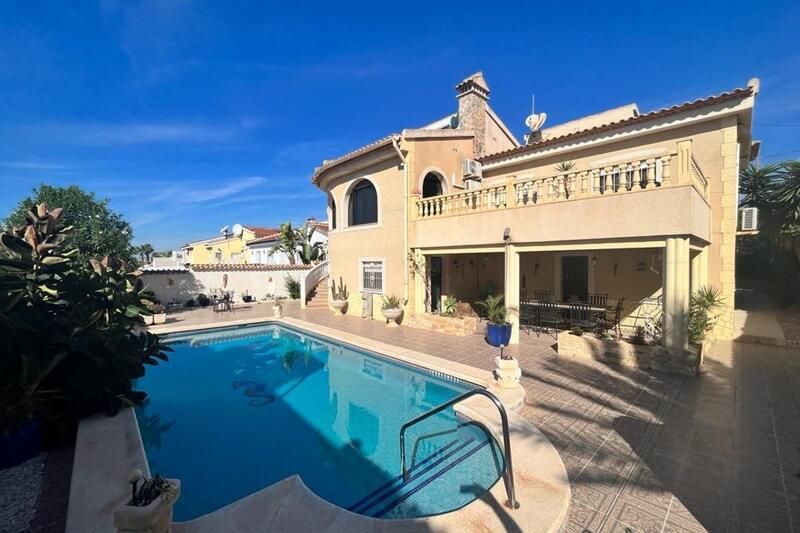 Villa en venta en Ciudad Quesada, Alicante