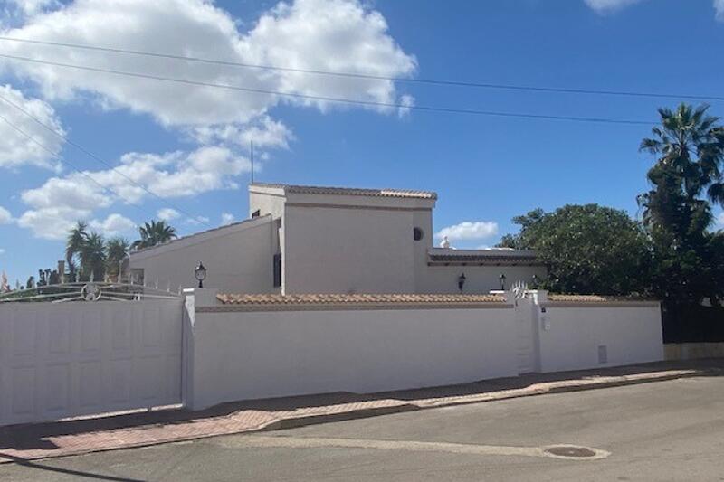 3 Cuarto Villa en venta