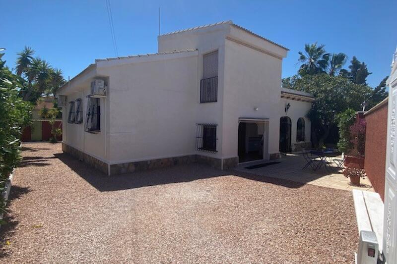 3 Cuarto Villa en venta